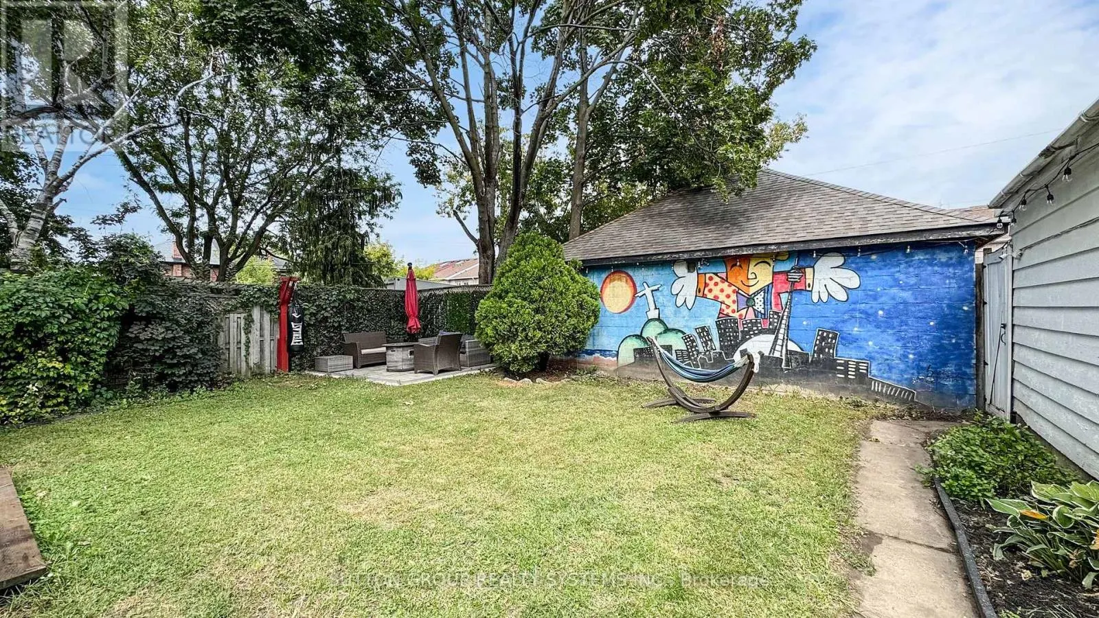 29 PEAREN STREET
