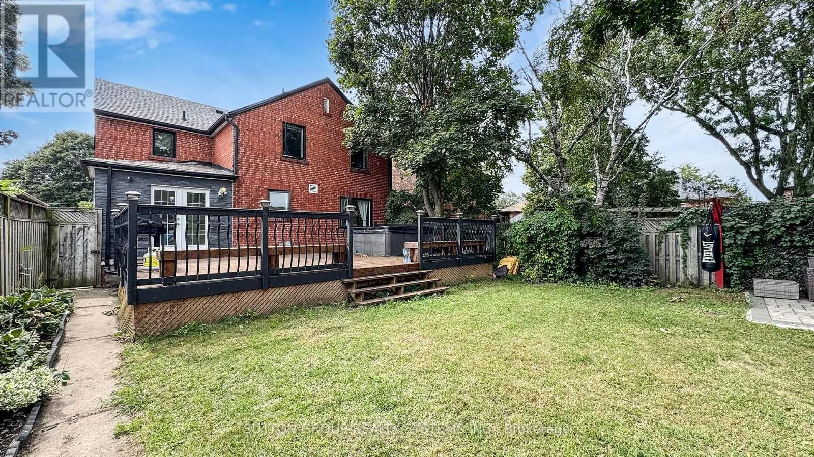 29 PEAREN STREET