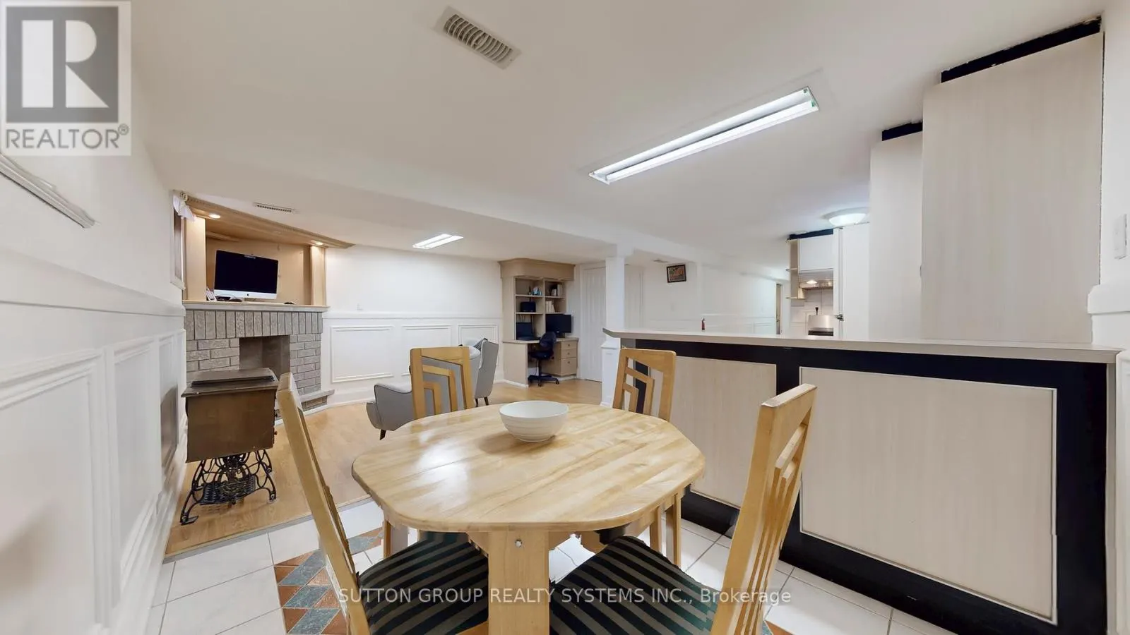 129 LONBOROUGH AVENUE