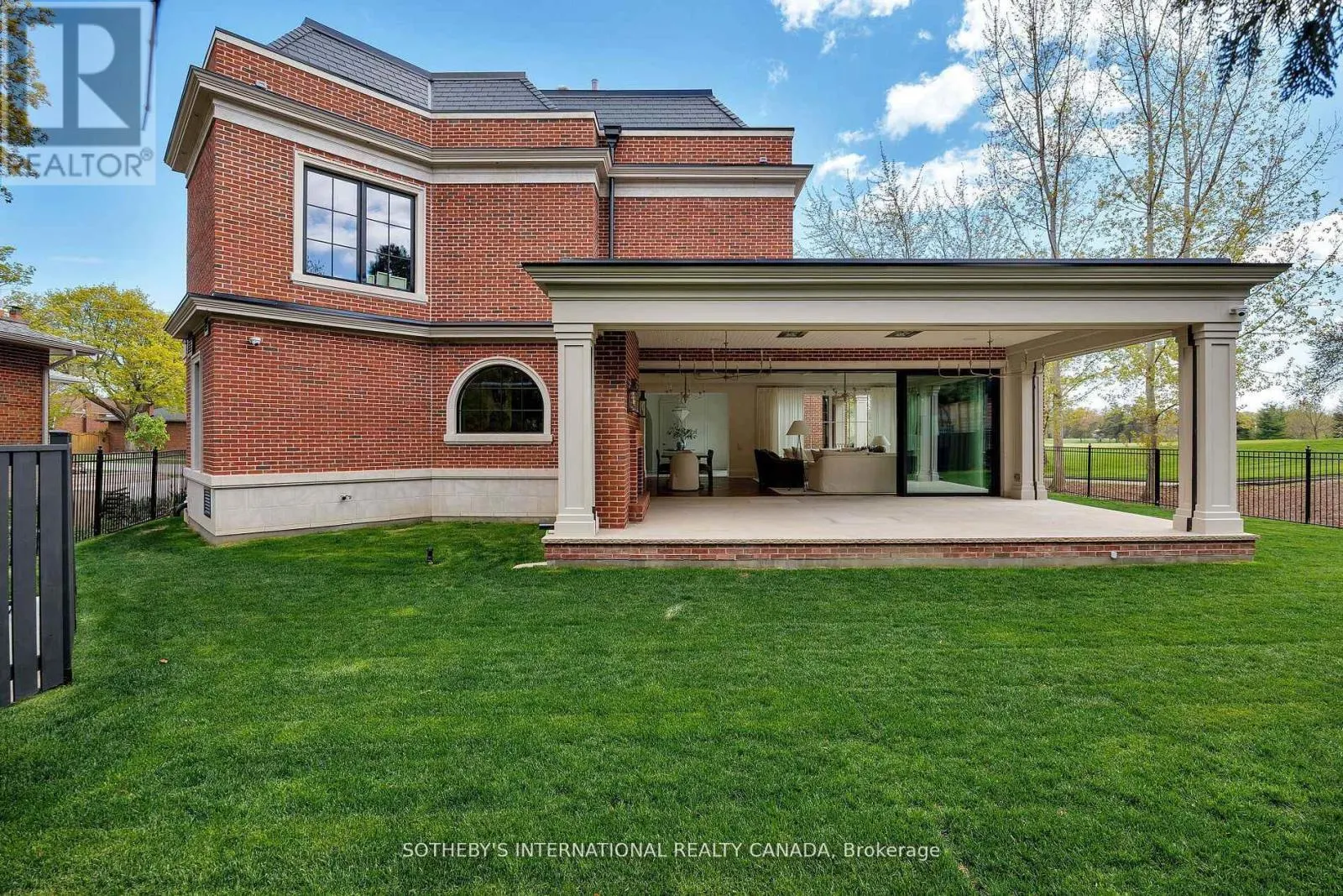 153 PERRY CRESCENT