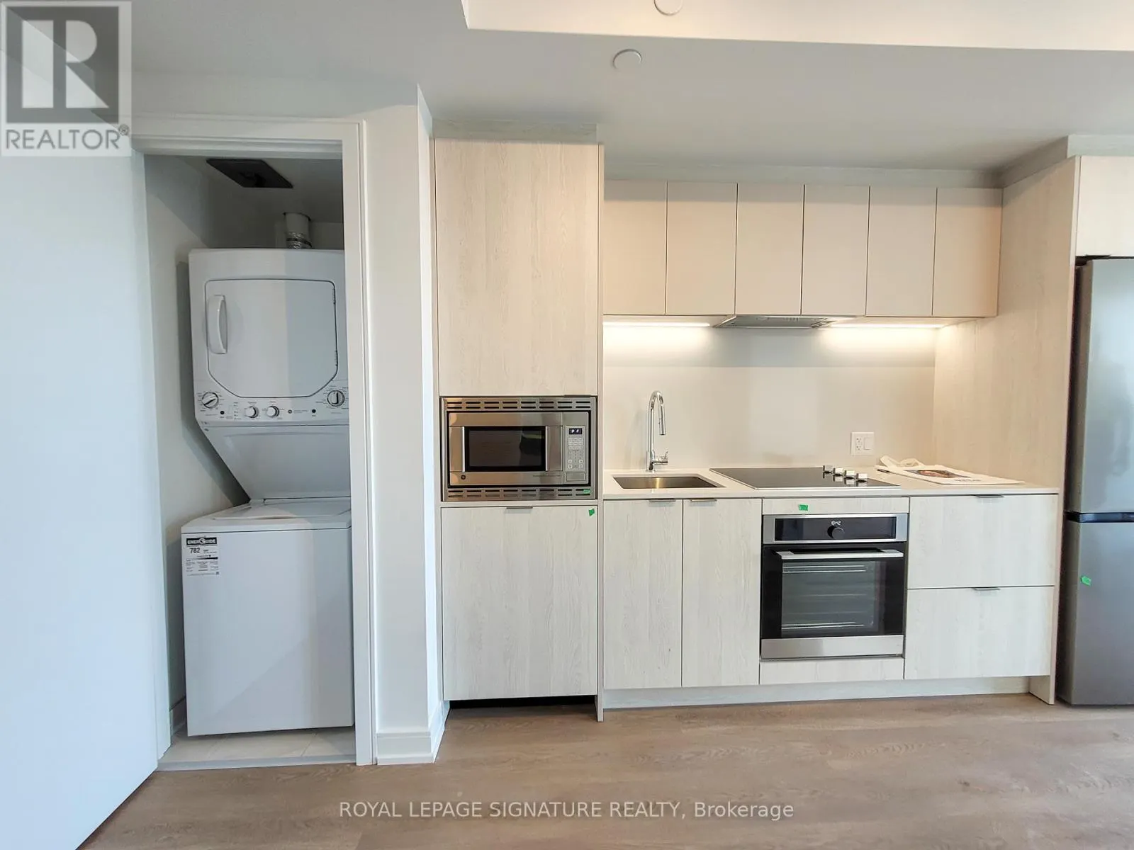 1507 - 3009 NOVAR ROAD