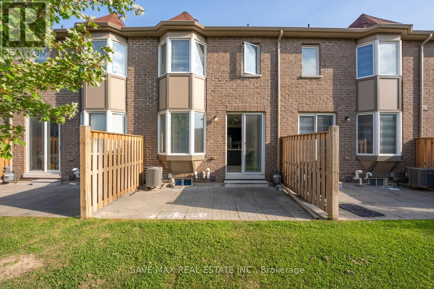 55 - 50 EDINBURGH DRIVE