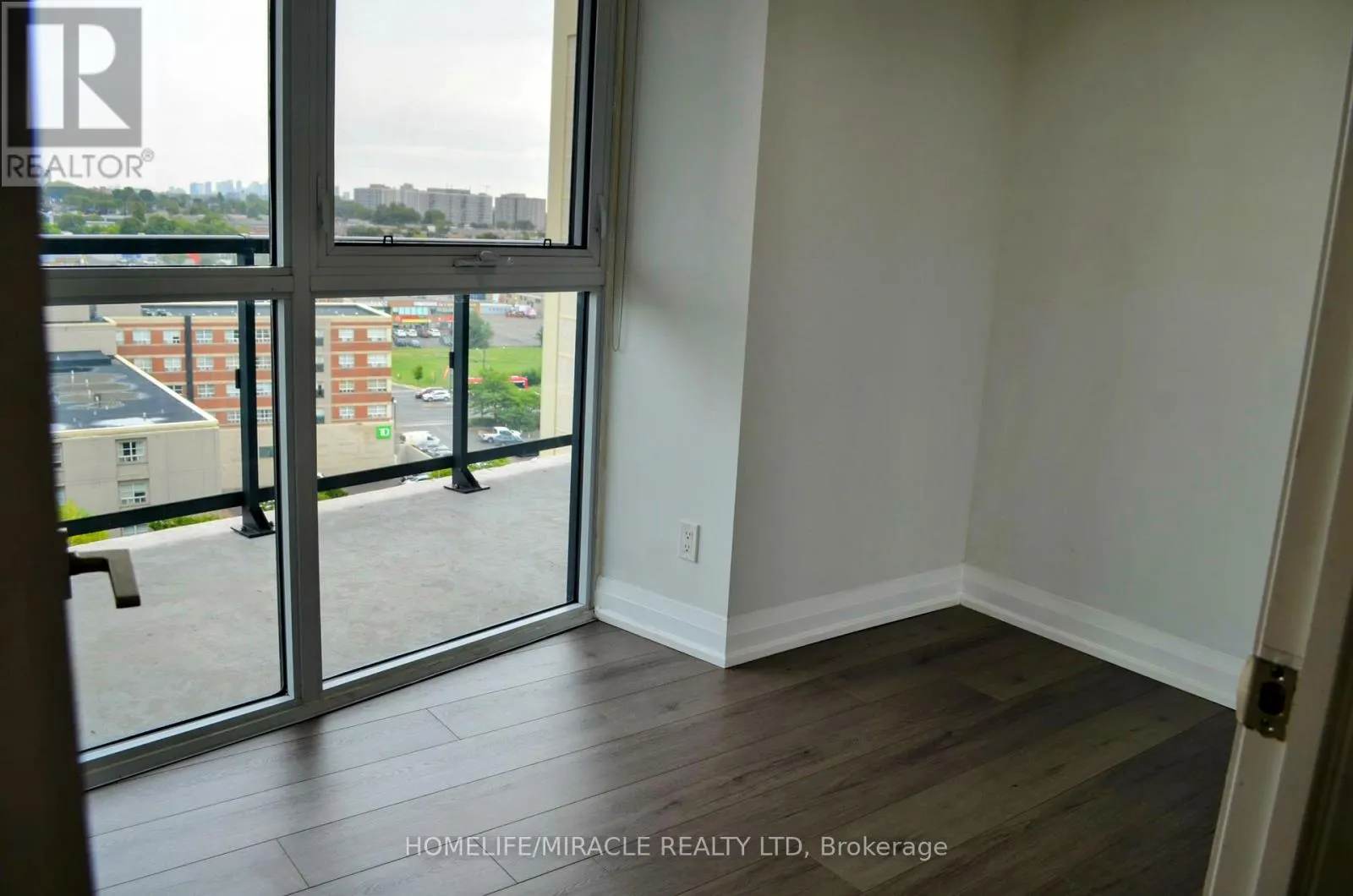1305 - 1461 LAWRENCE AVENUE W