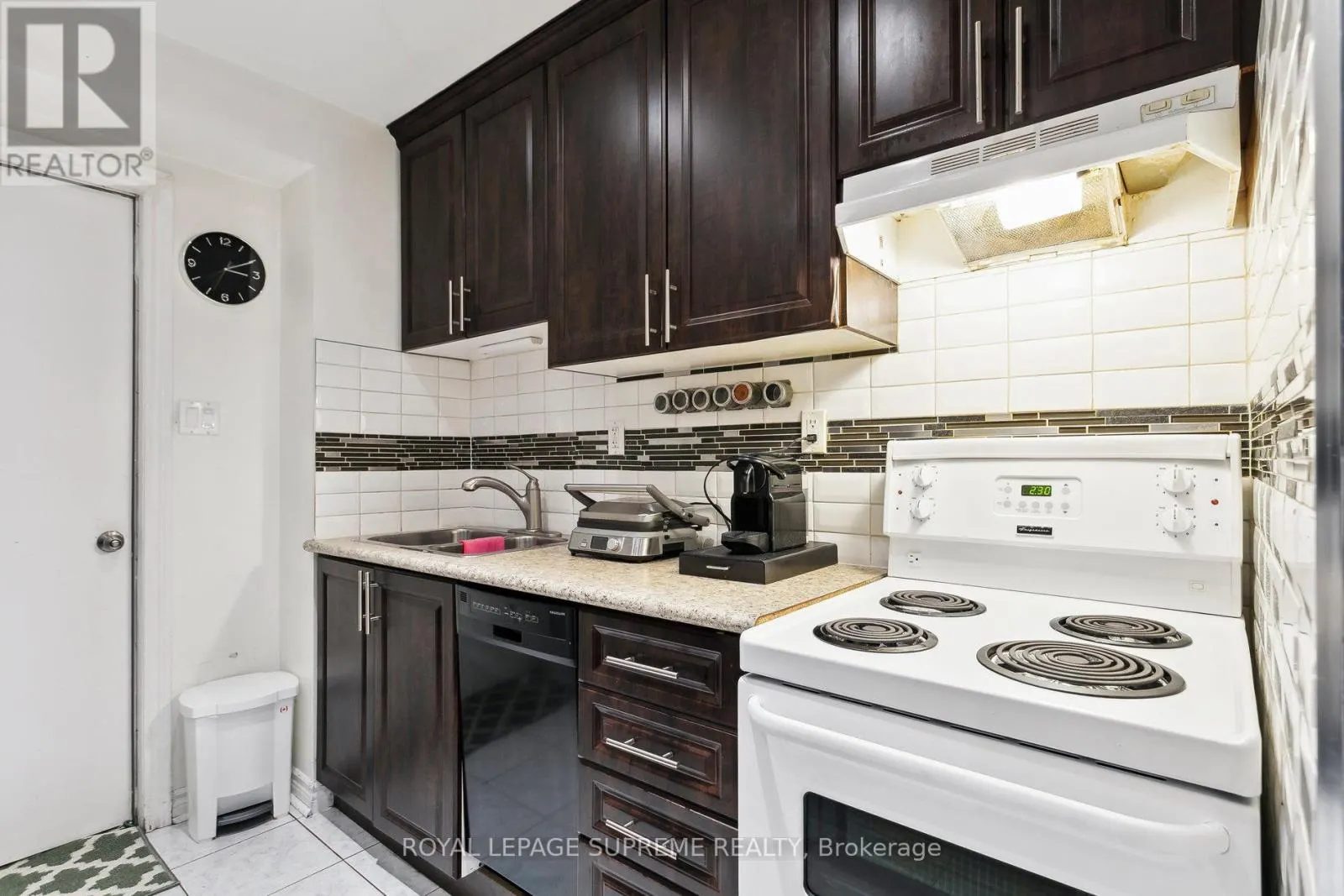 26 GUESTVILLE AVENUE