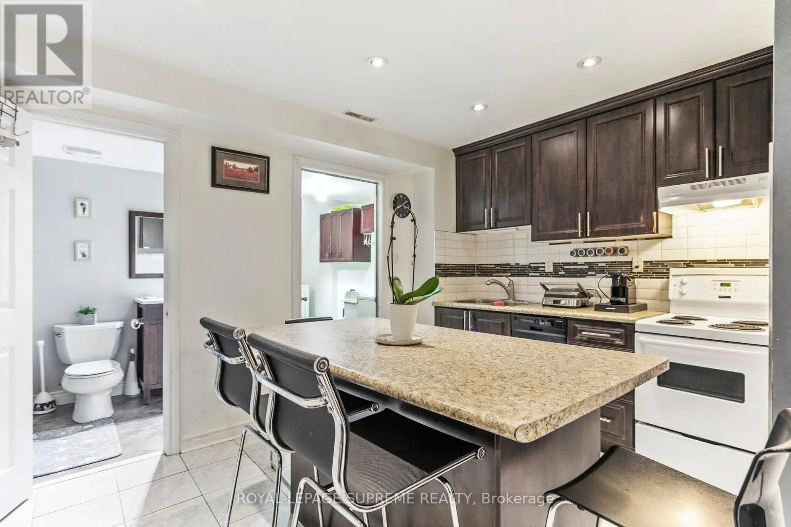 26 GUESTVILLE AVENUE