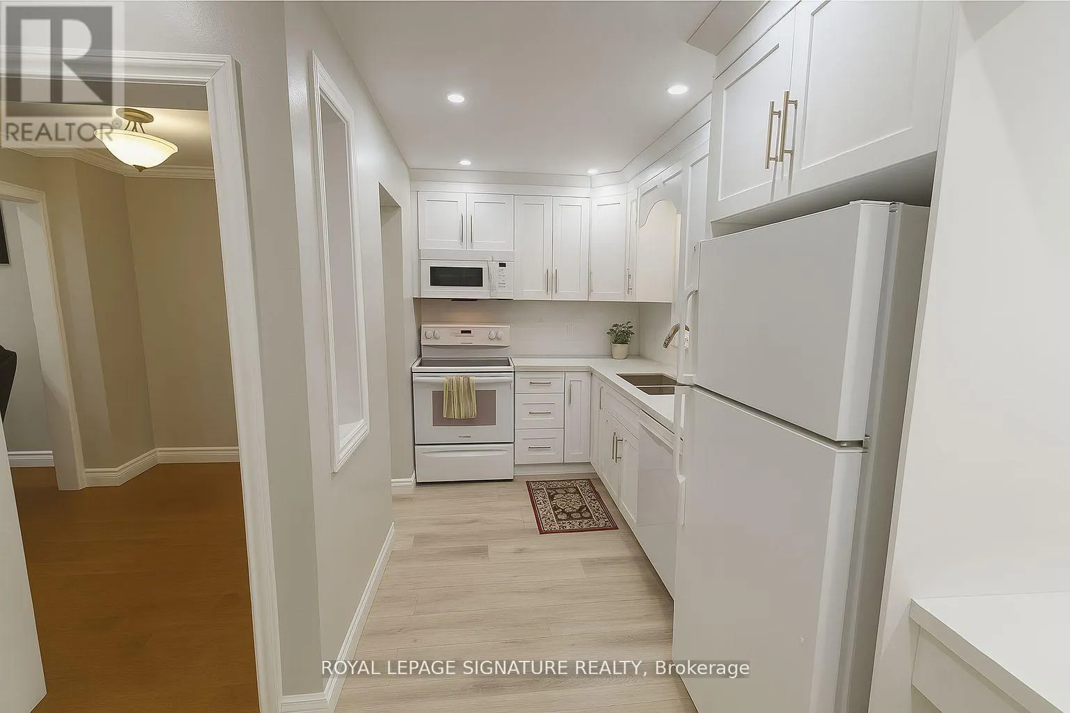 71 MANDARIN CRESCENT N