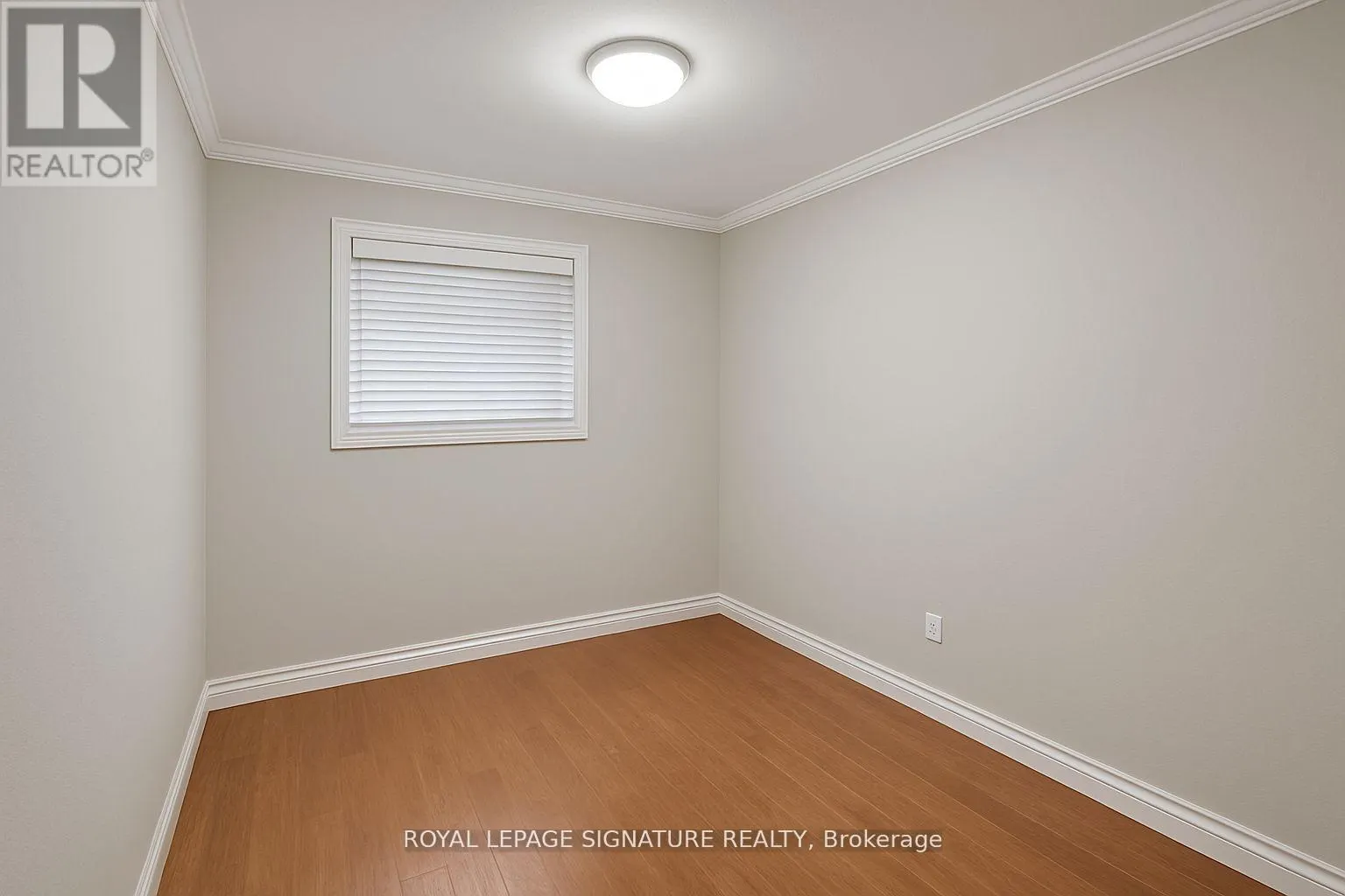 71 MANDARIN CRESCENT N