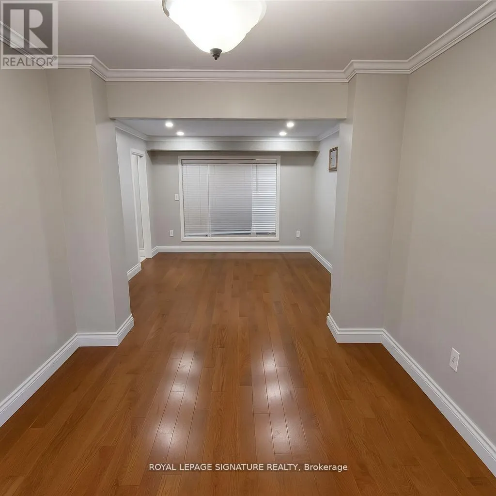 71 MANDARIN CRESCENT N