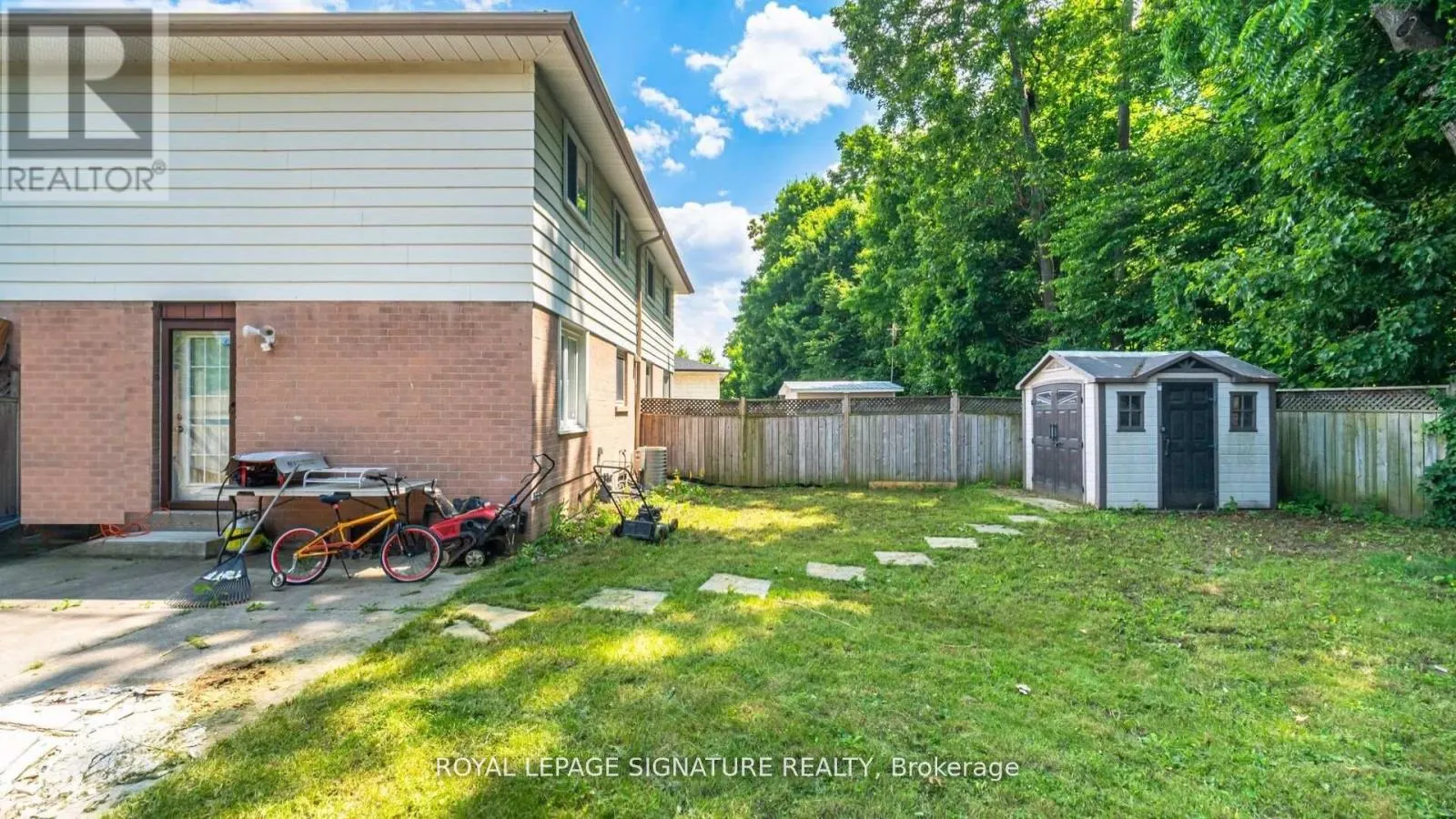 71 MANDARIN CRESCENT N