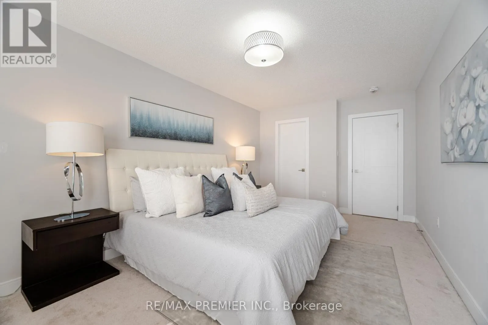 1204 BEACHCOMBER ROAD N