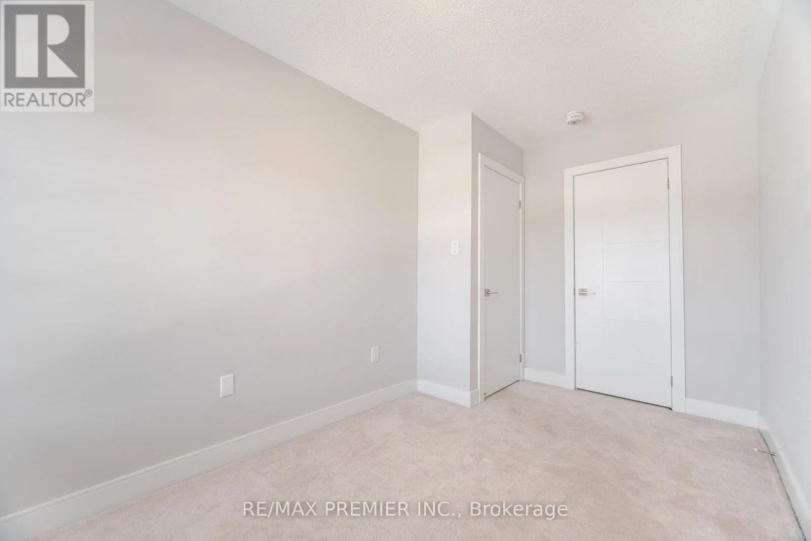 1204 BEACHCOMBER ROAD N