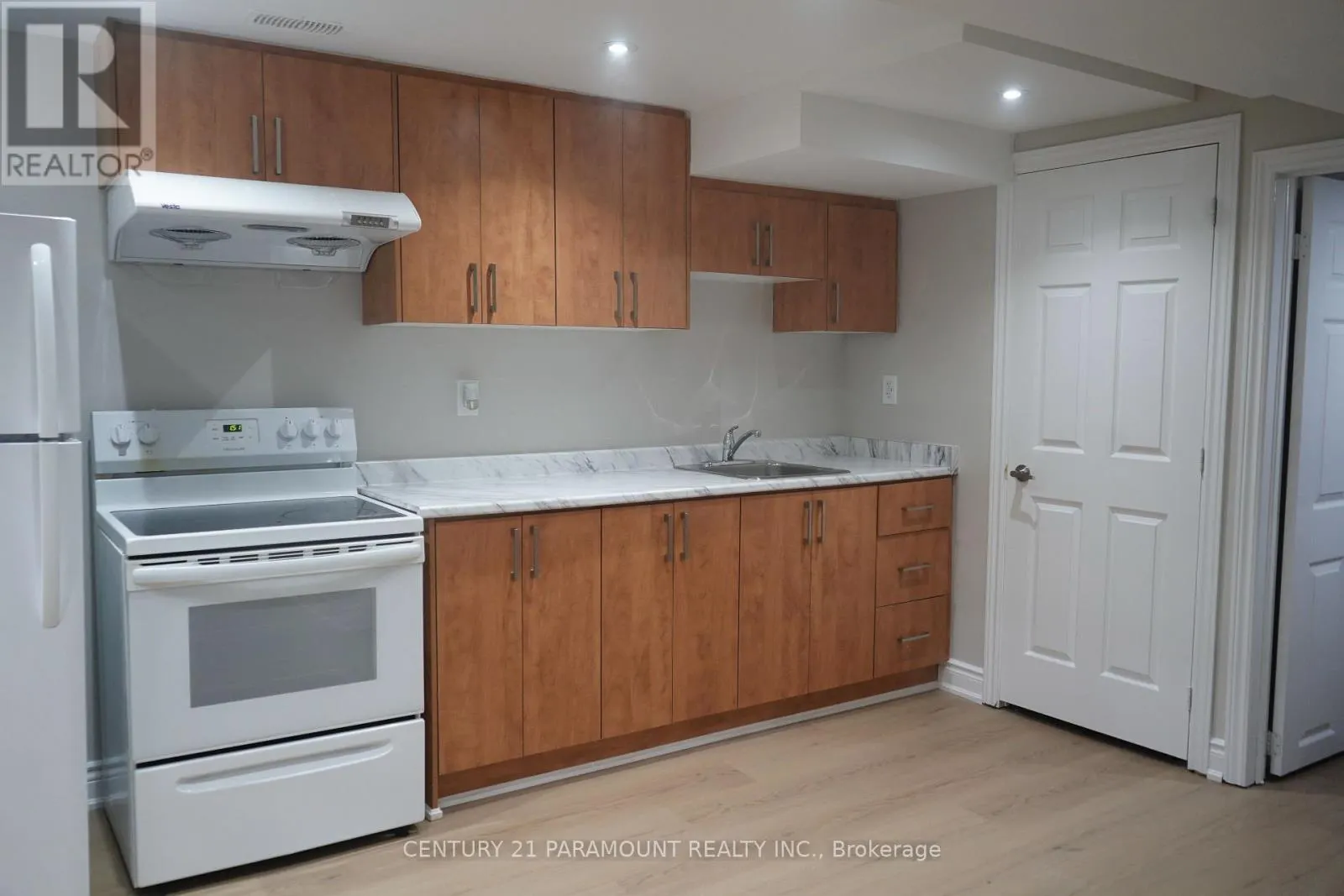 7544 BLACK WALNUT TRAIL