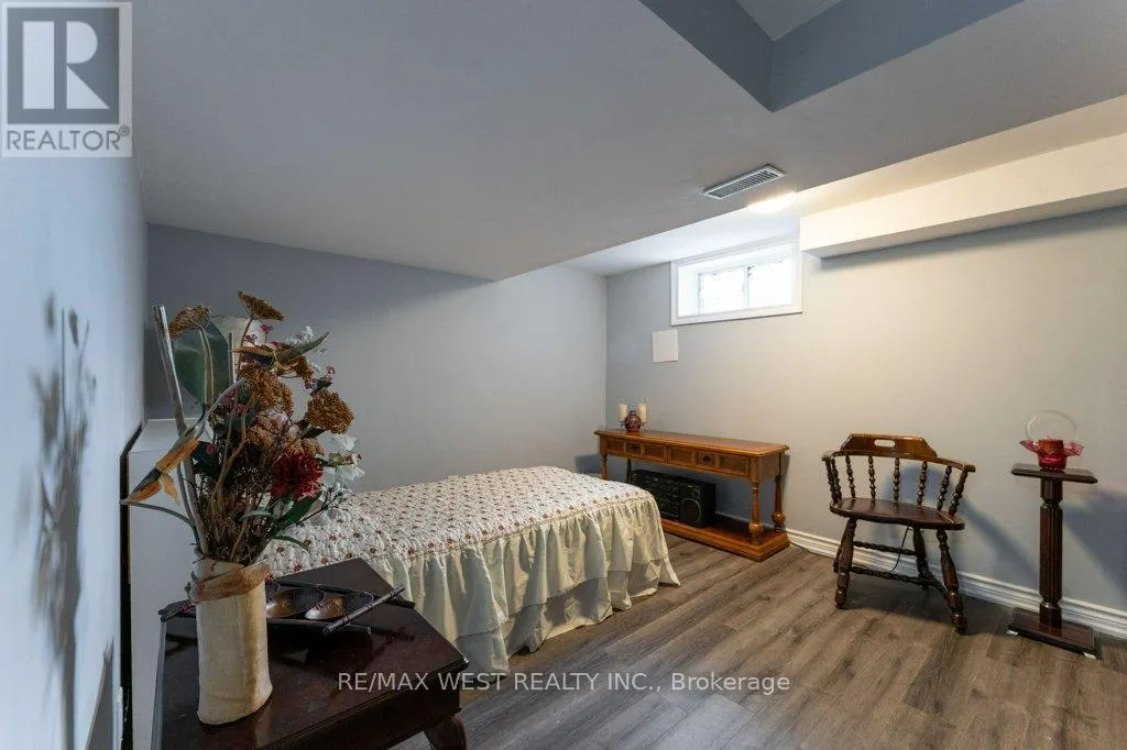 216 BERRY ROAD