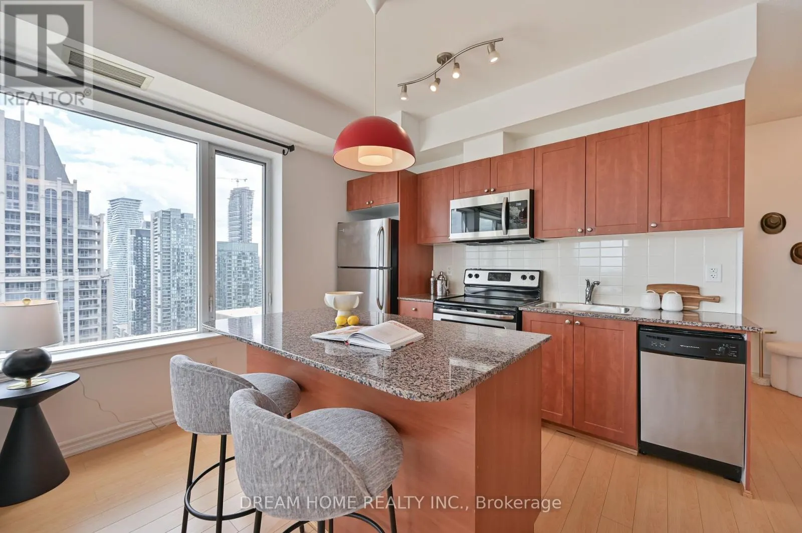 3205 - 385 PRINCE OF WALES DRIVE
