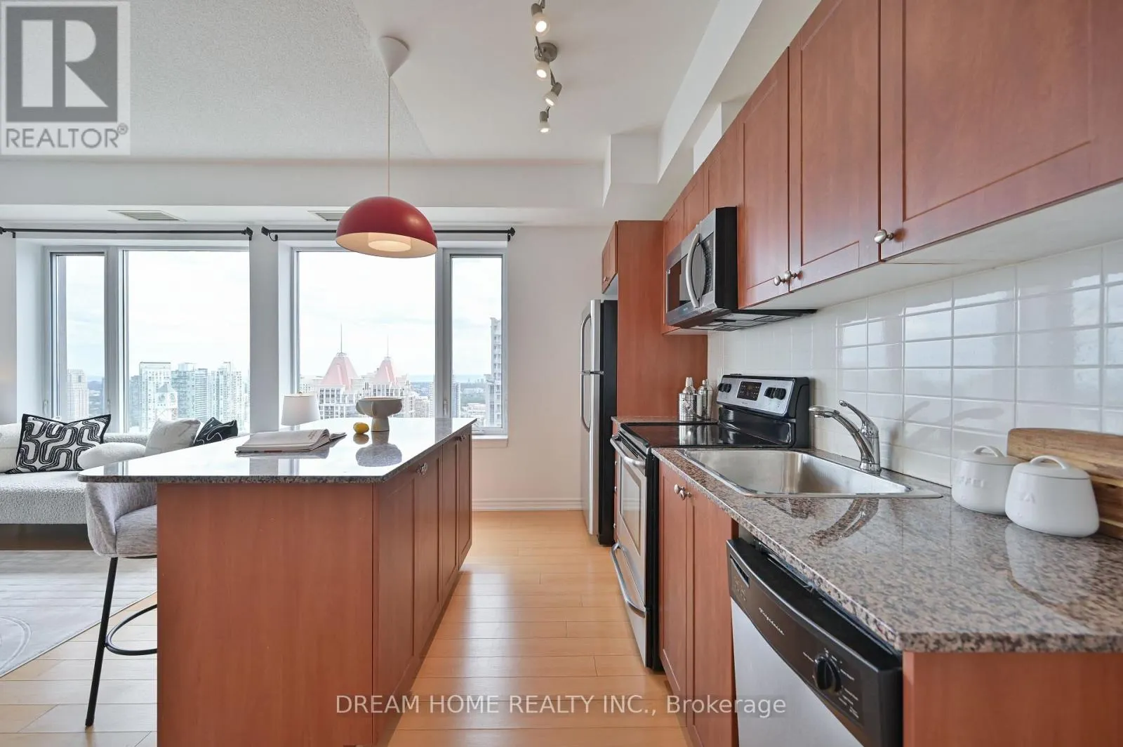 3205 - 385 PRINCE OF WALES DRIVE