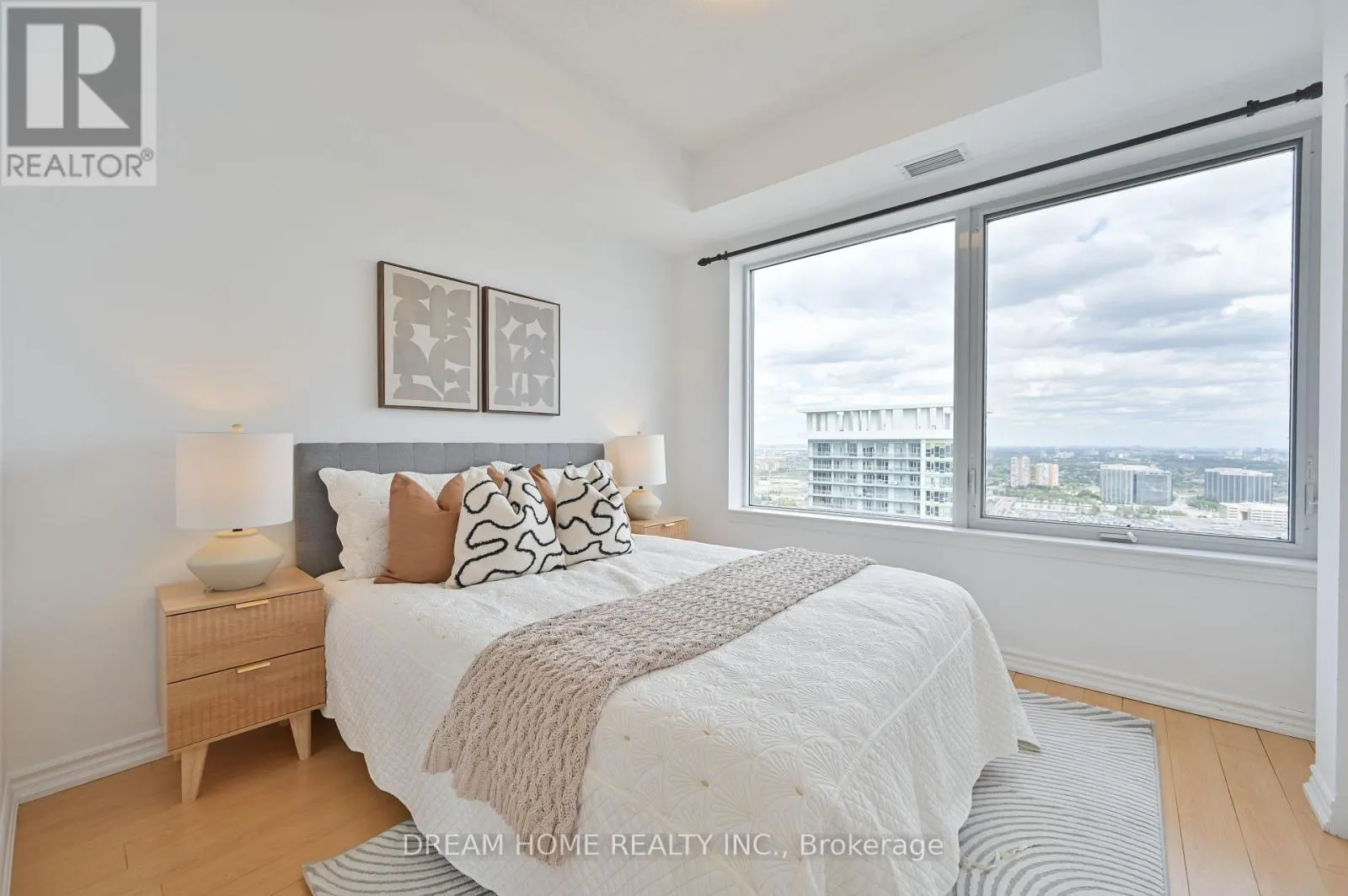 3205 - 385 PRINCE OF WALES DRIVE
