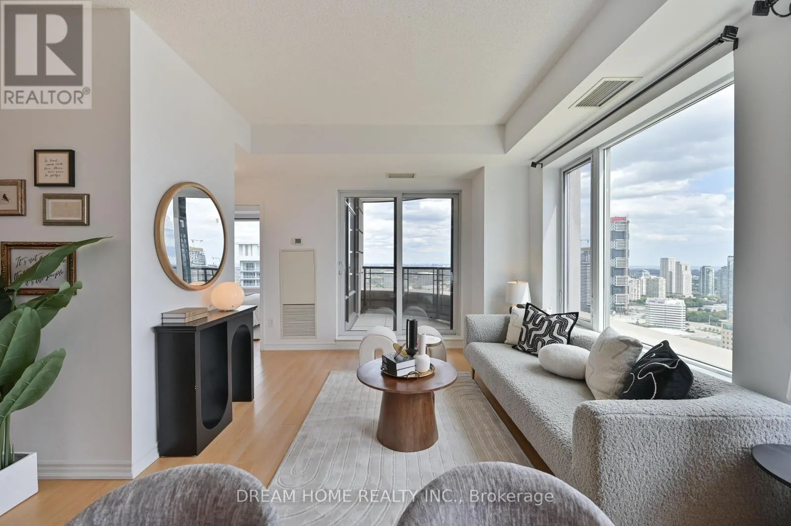 3205 - 385 PRINCE OF WALES DRIVE