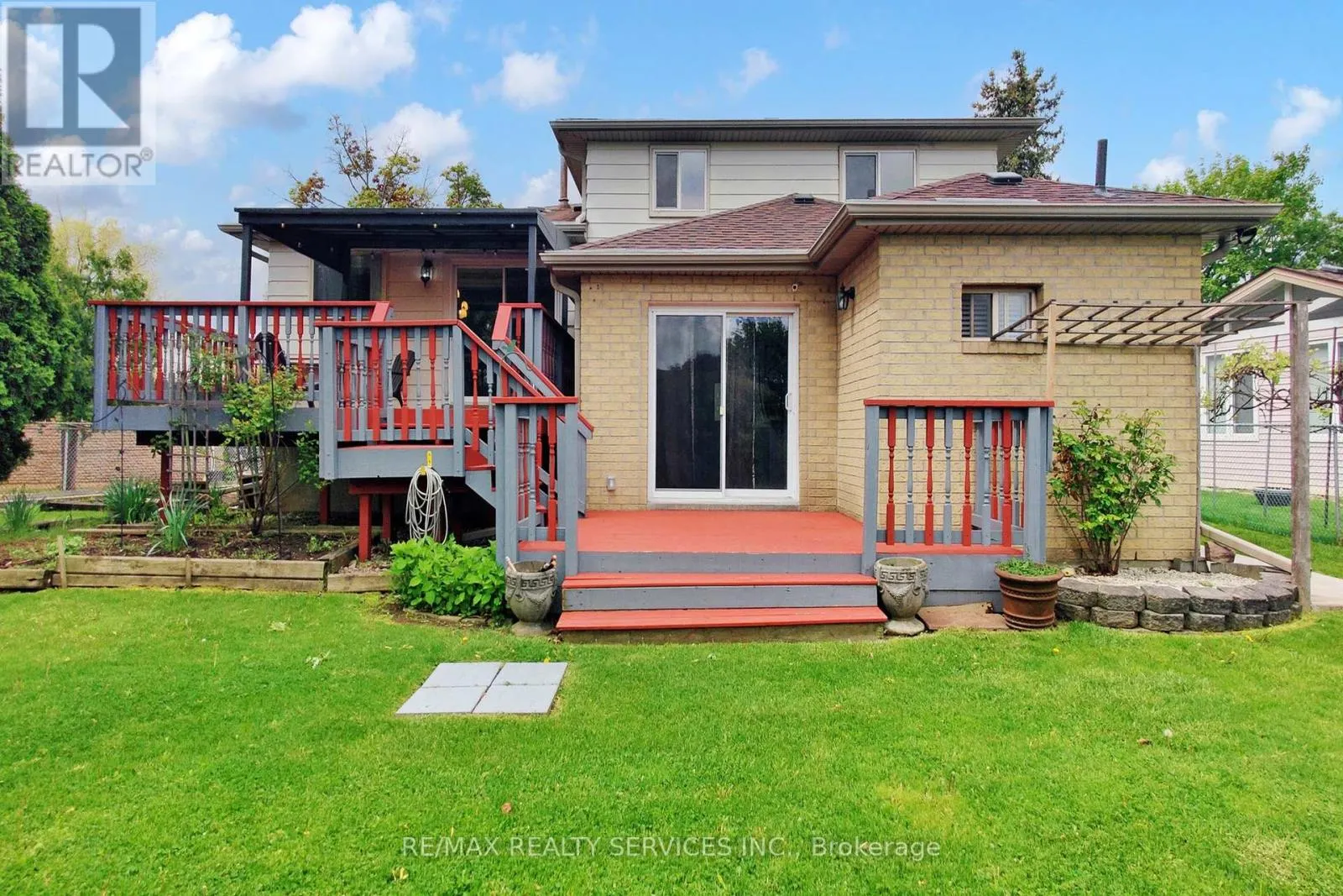 53 GENEVA CRESCENT