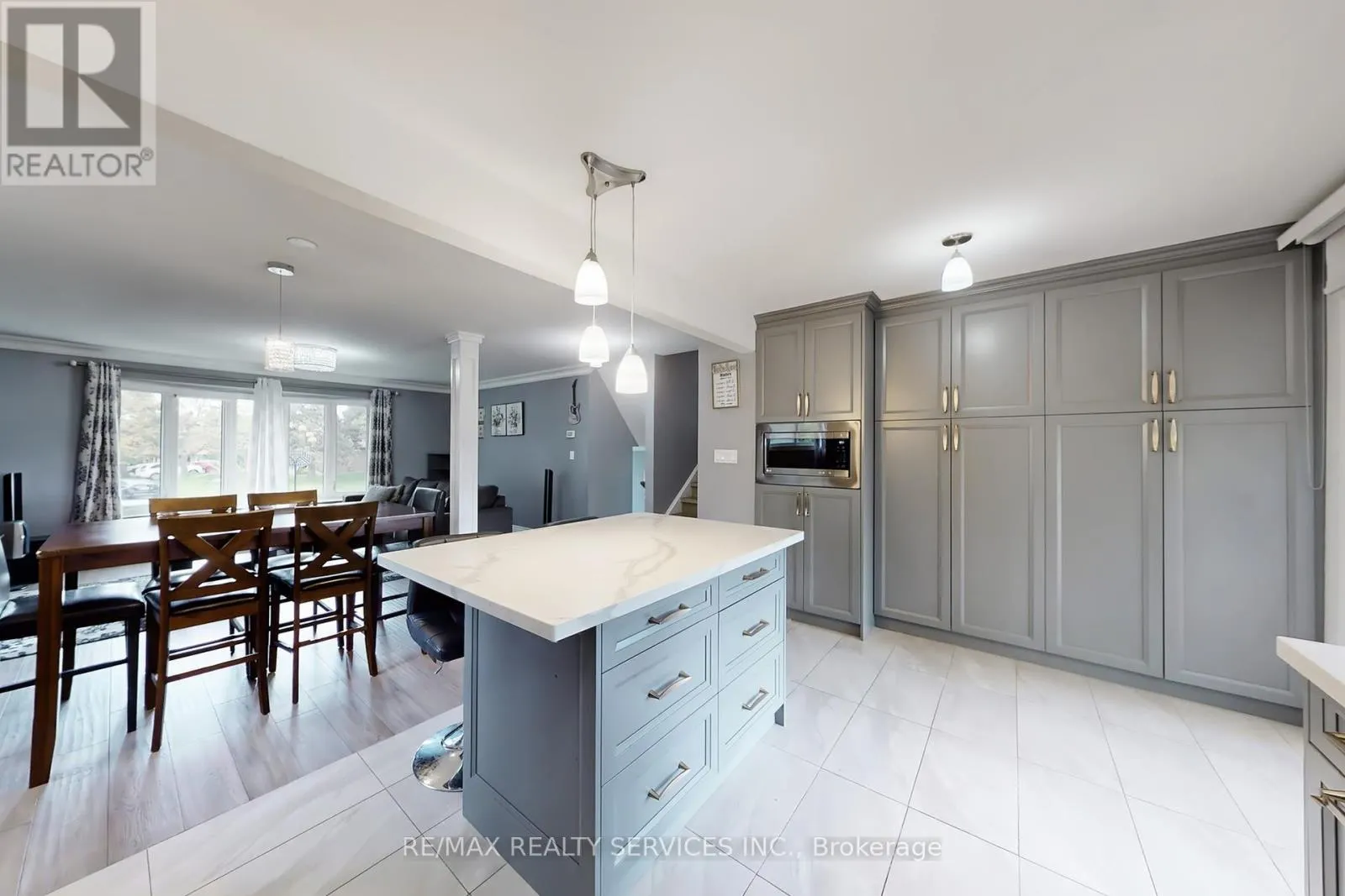 53 GENEVA CRESCENT