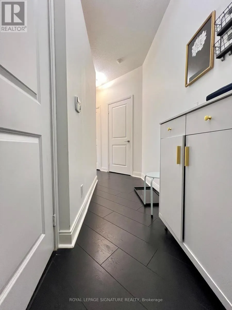 607 - 80 ABSOLUTE AVENUE