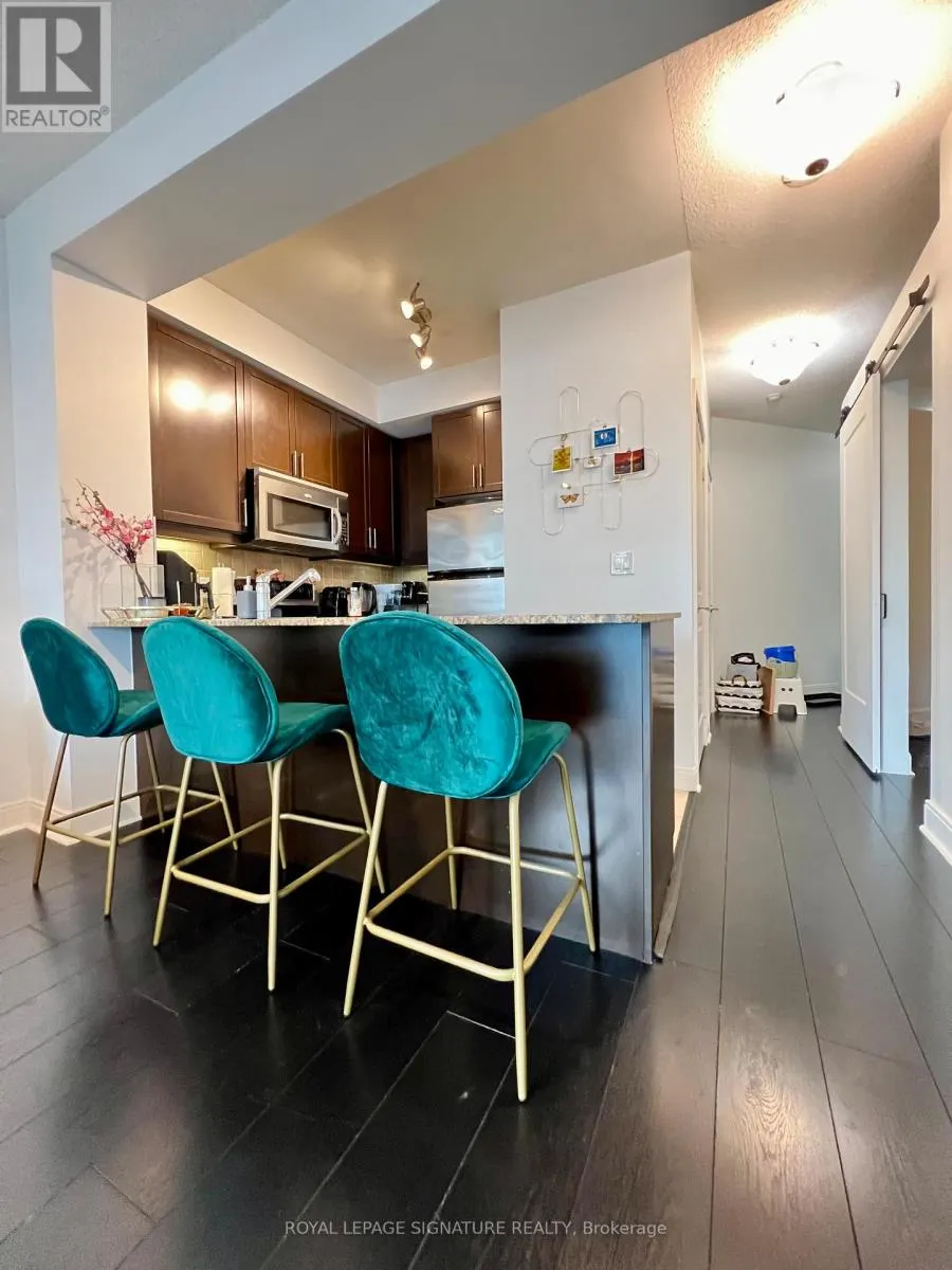 607 - 80 ABSOLUTE AVENUE