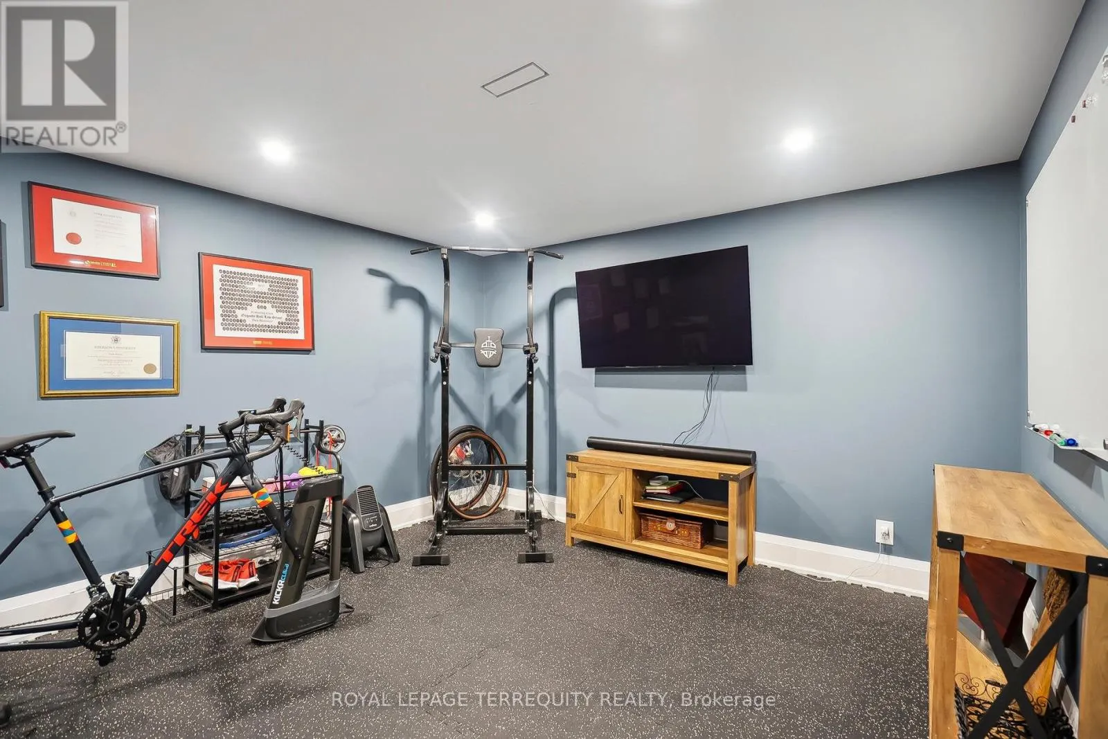 219 VALLEYVIEW COURT