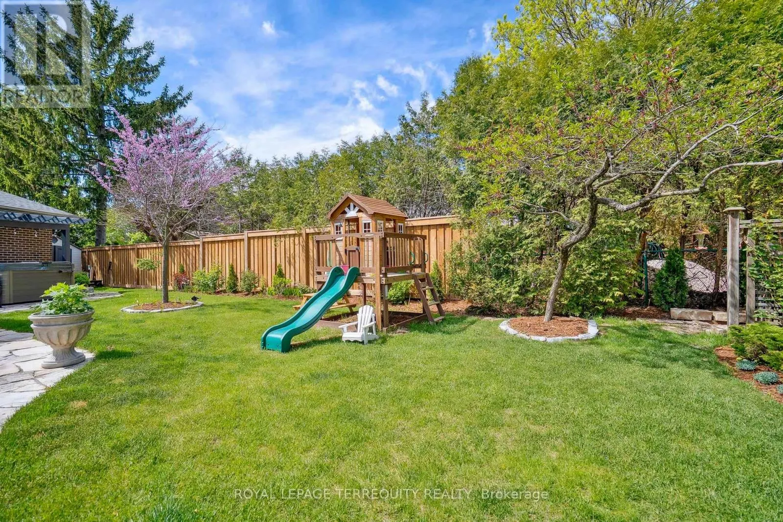 219 VALLEYVIEW COURT