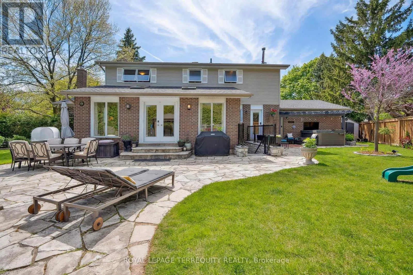 219 VALLEYVIEW COURT