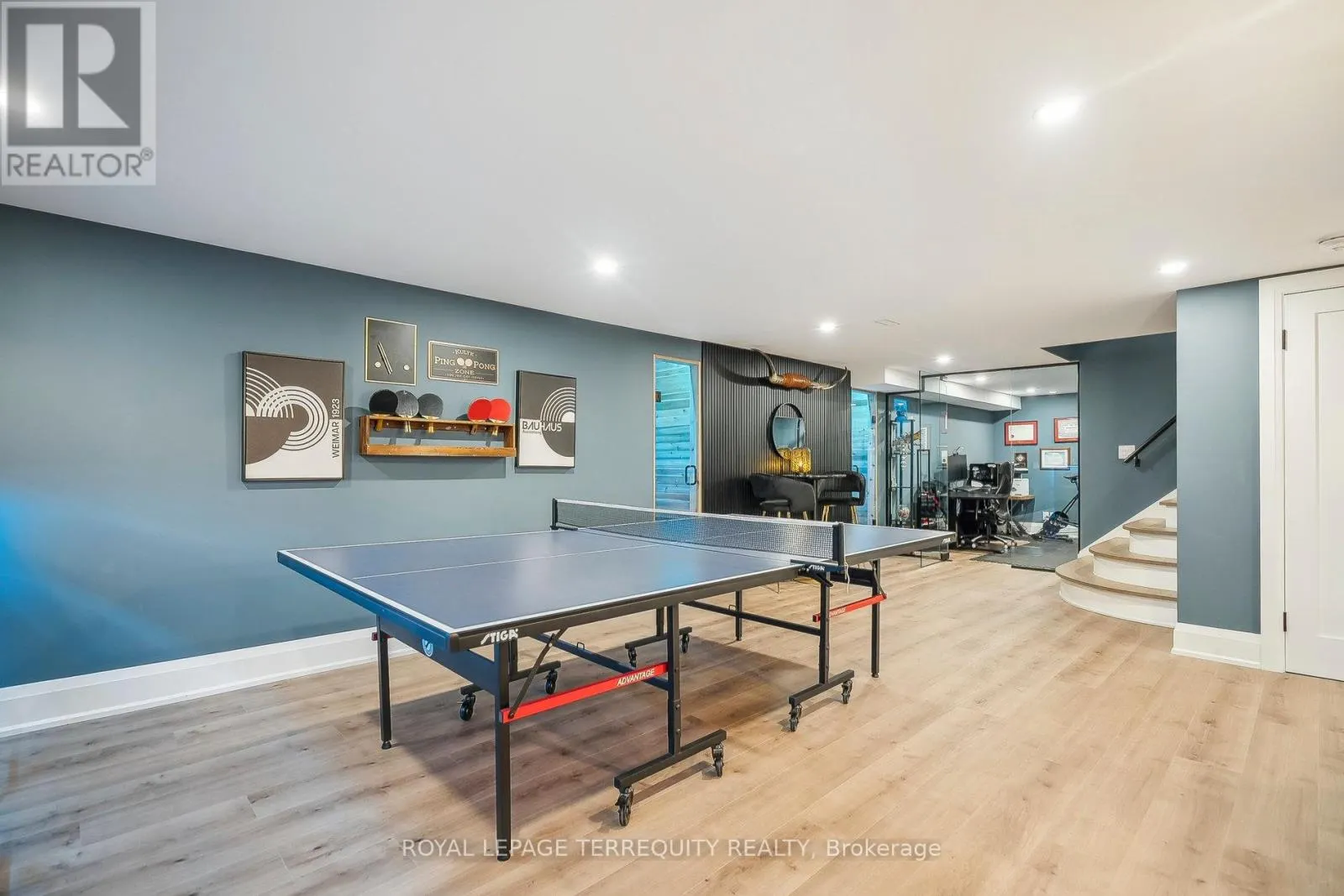 219 VALLEYVIEW COURT