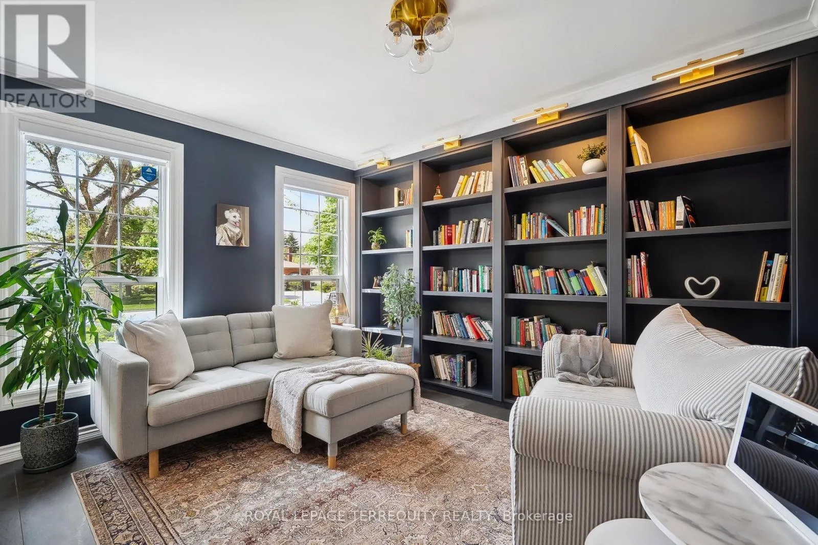 219 VALLEYVIEW COURT