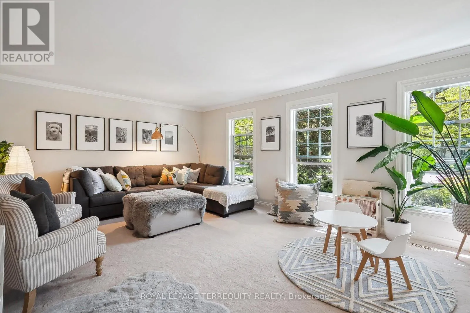 219 VALLEYVIEW COURT