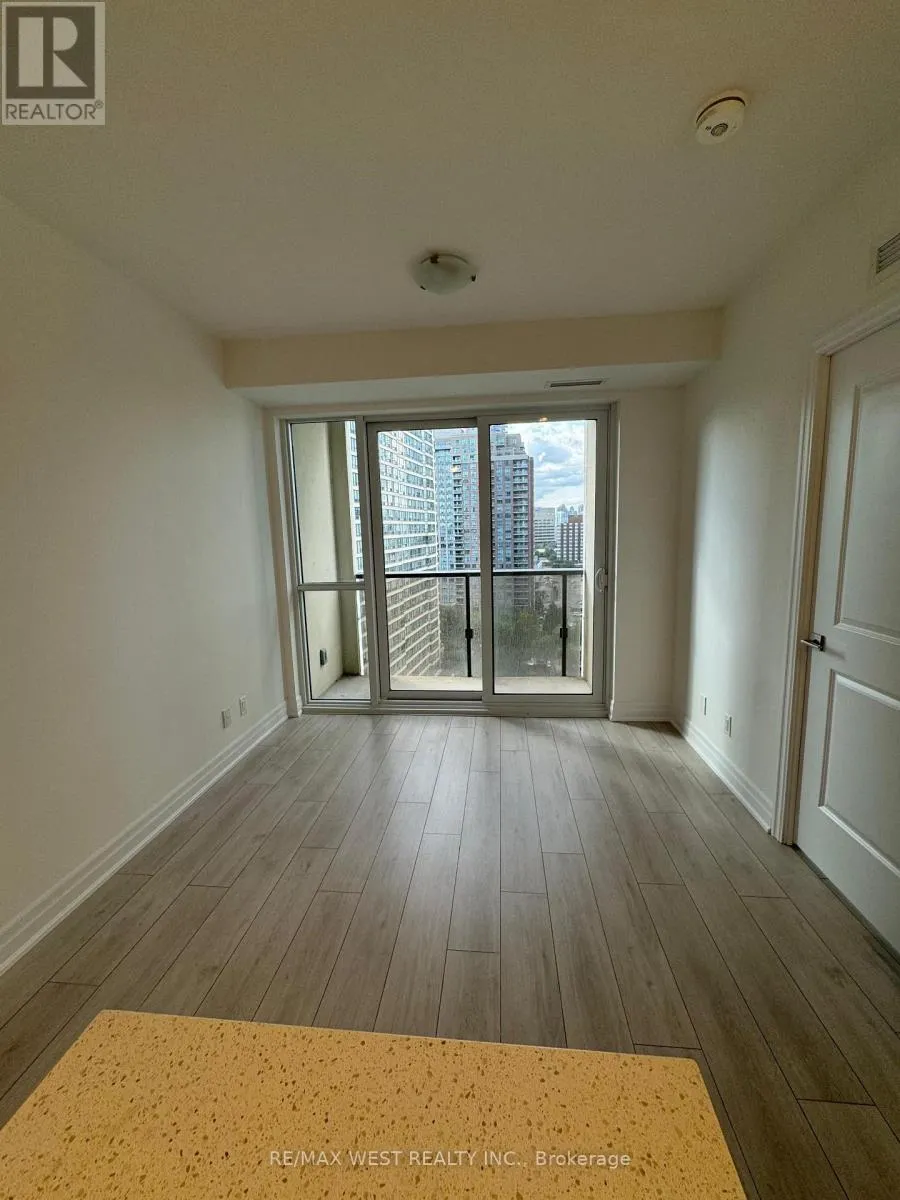 1111 - 30 ELM DRIVE
