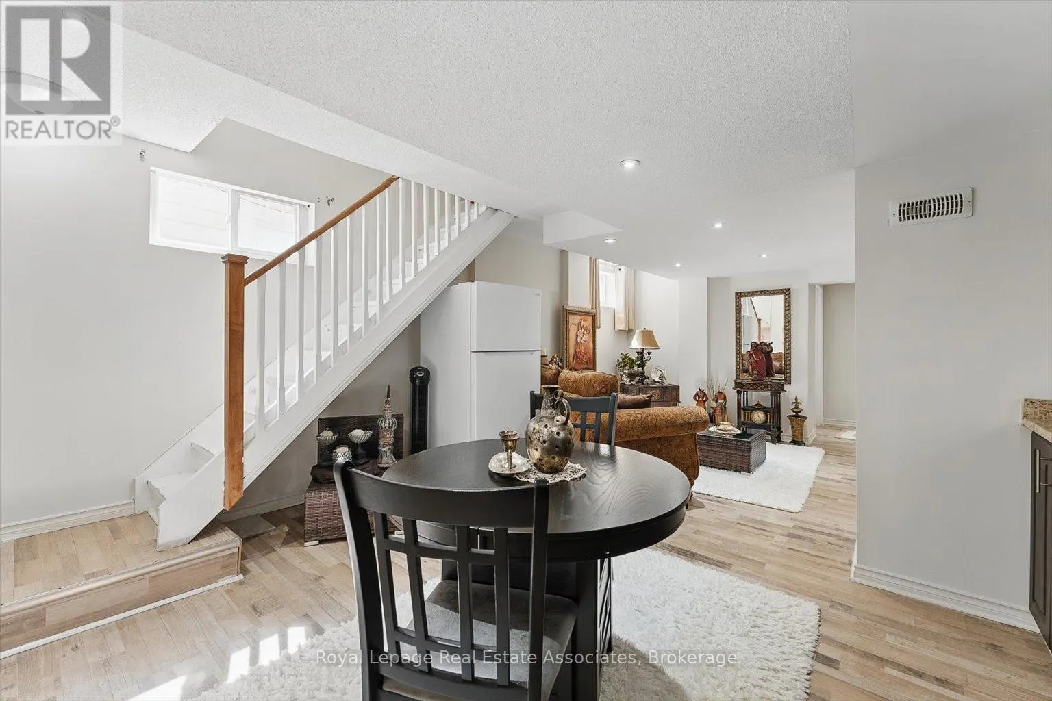 1106 HAIG BOULEVARD