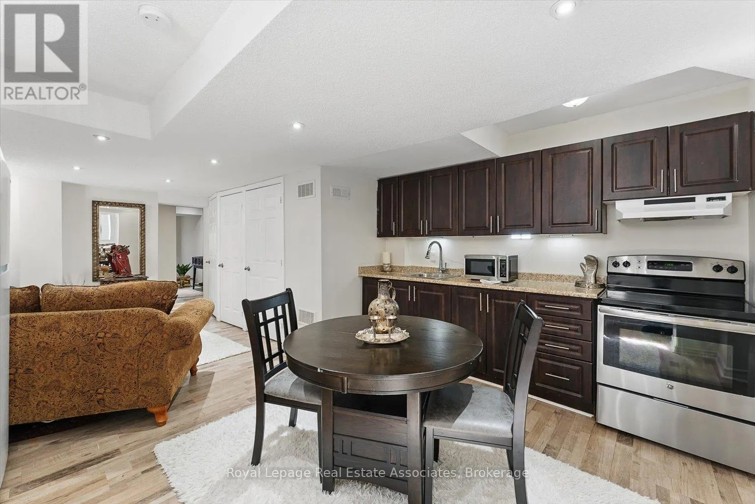 1106 HAIG BOULEVARD
