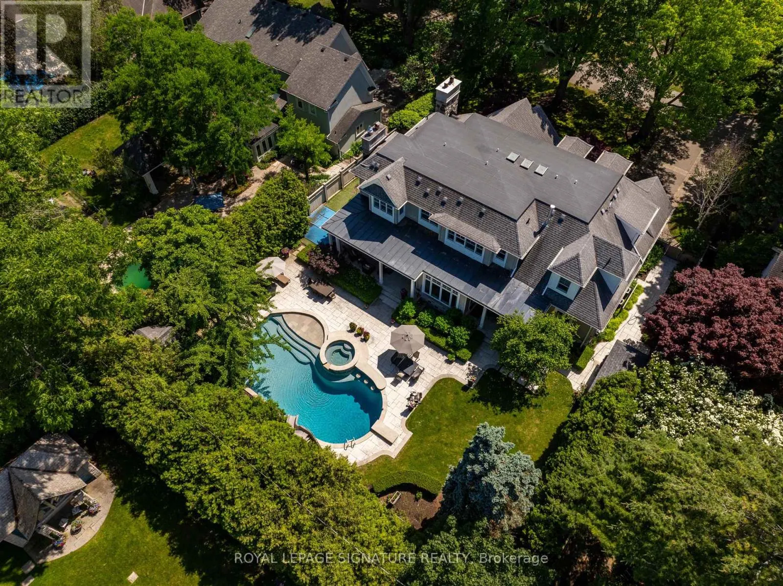71 ENNISCLARE DRIVE W