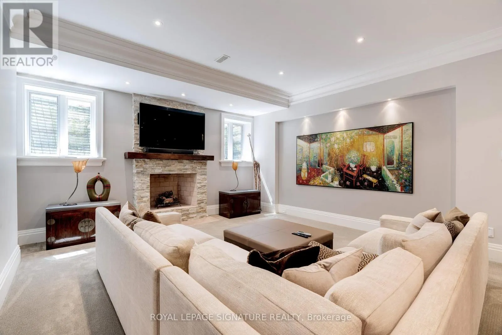 71 ENNISCLARE DRIVE W