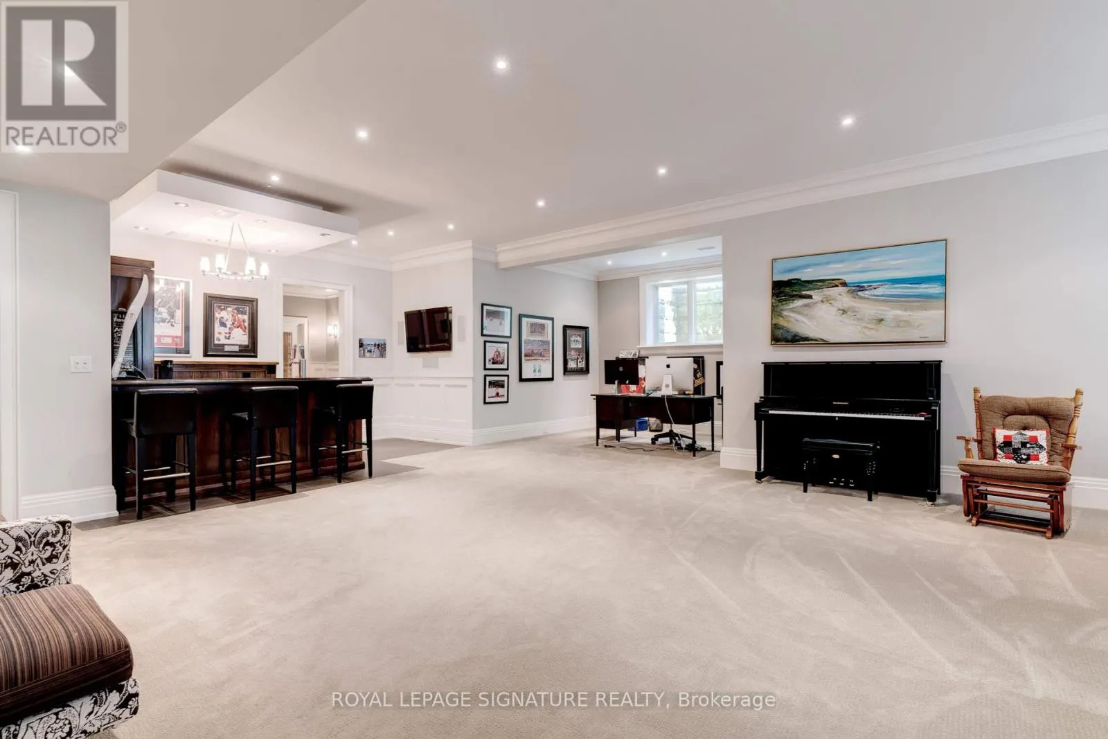 71 ENNISCLARE DRIVE W