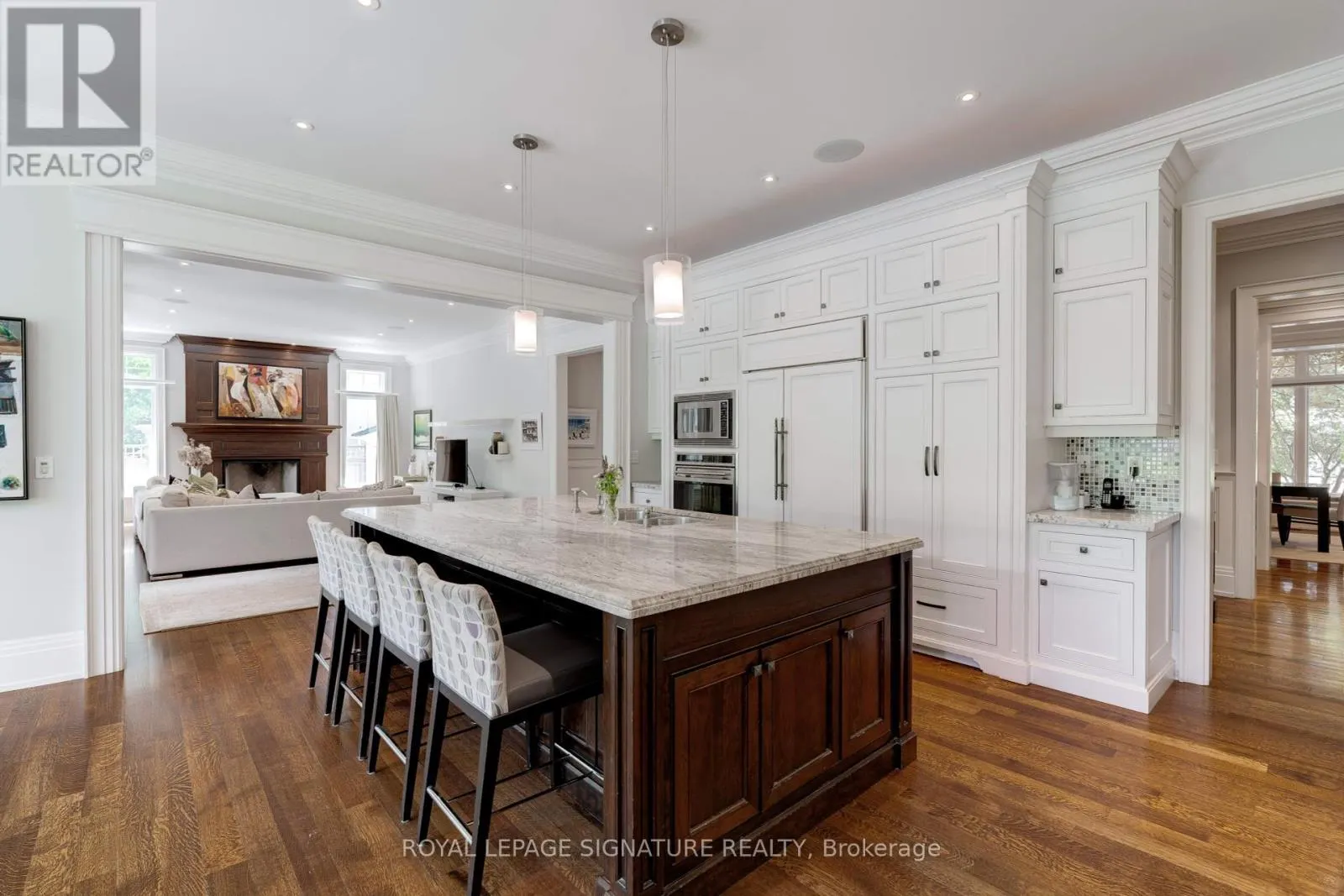 71 ENNISCLARE DRIVE W
