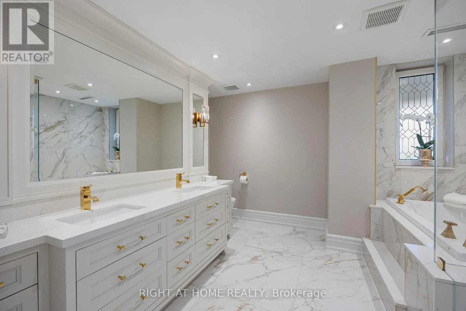 PH1501 - 2287 LAKE SHORE BOULEVARD W