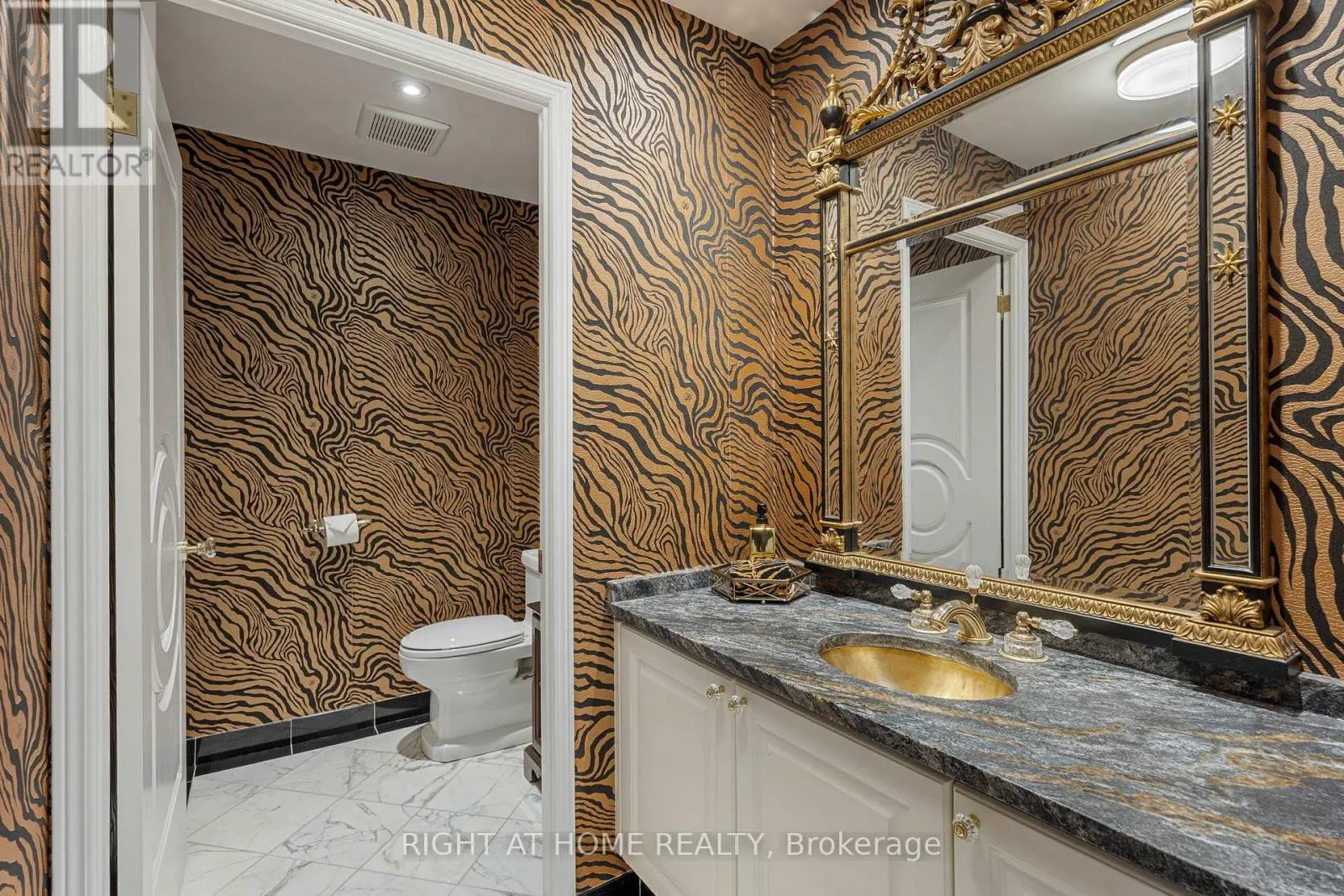 PH1501 - 2287 LAKE SHORE BOULEVARD W