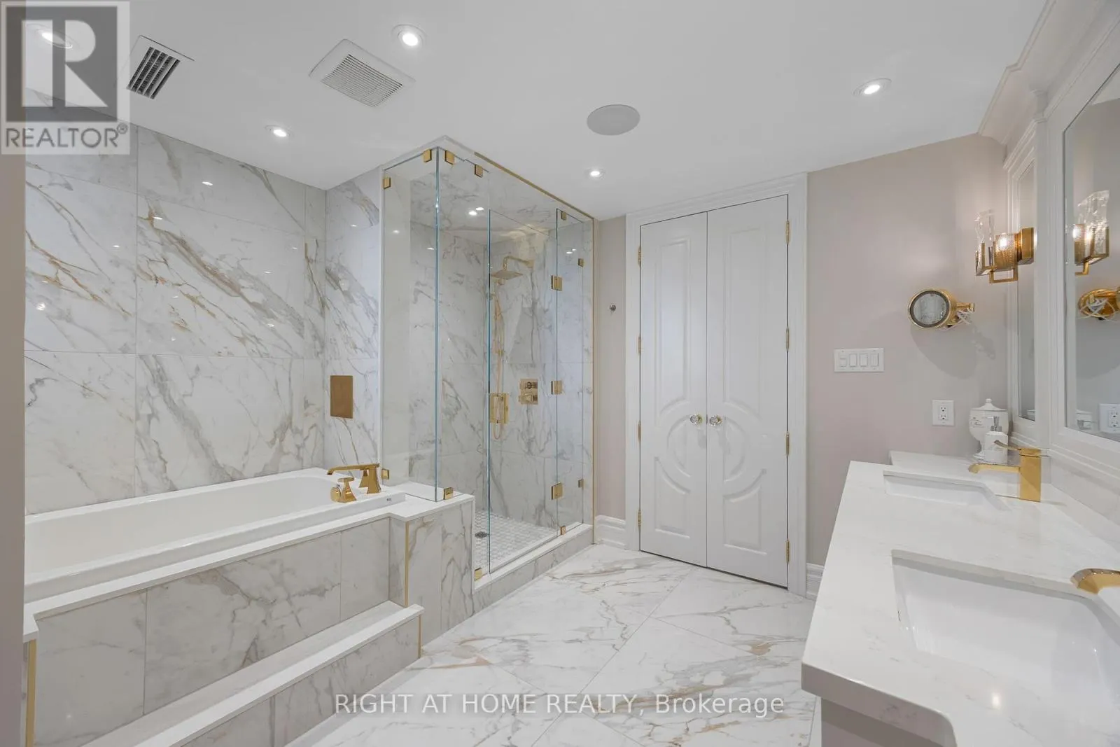 PH1501 - 2287 LAKE SHORE BOULEVARD W