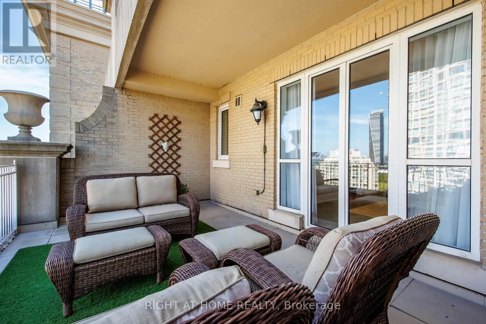 PH1501 - 2287 LAKE SHORE BOULEVARD W