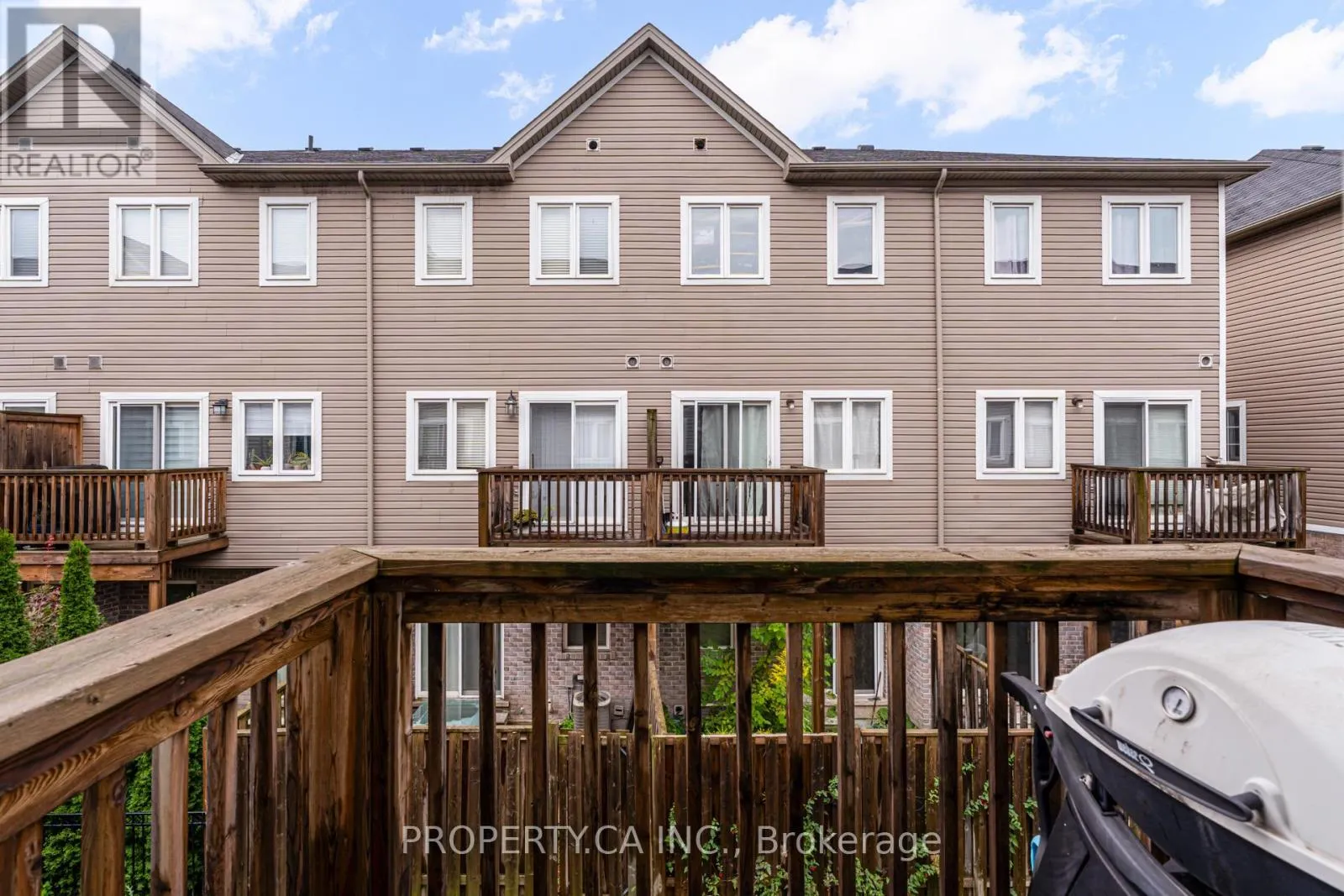 18 PONT LANE