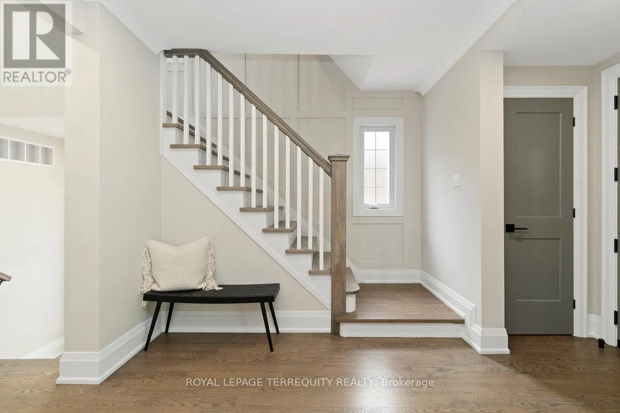 971 ROYAL YORK ROAD