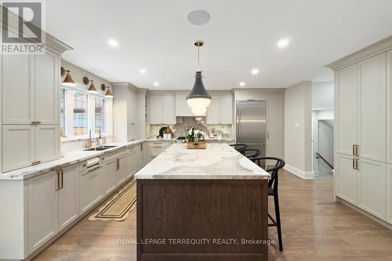 971 ROYAL YORK ROAD