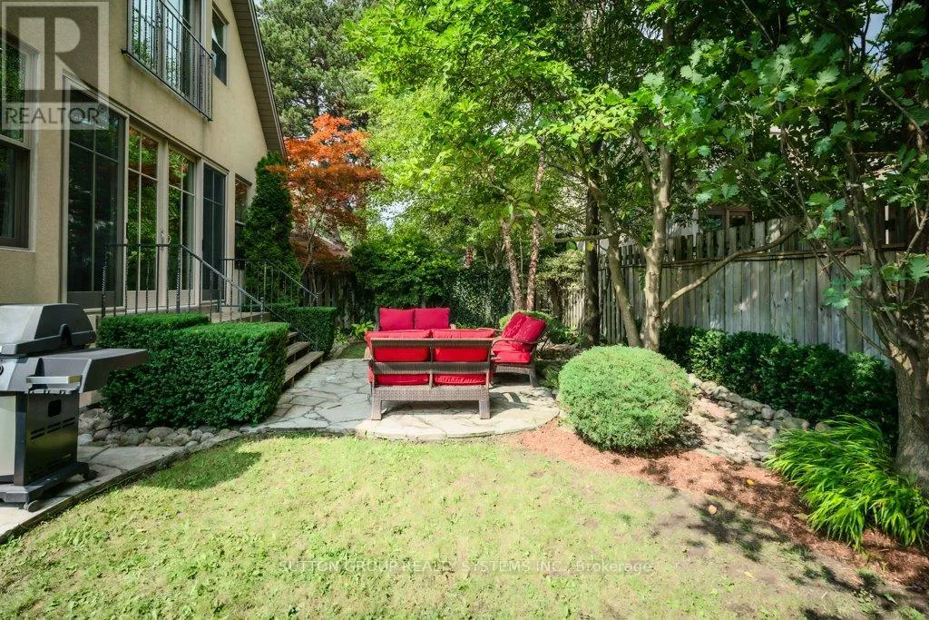 101 PERRY CRESCENT