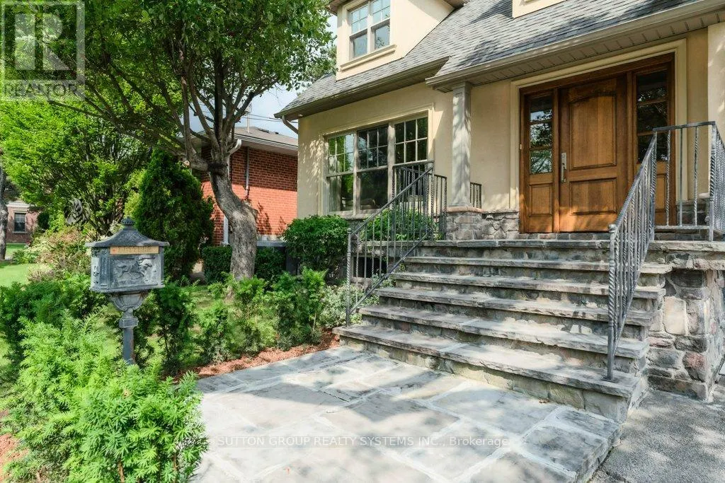 101 PERRY CRESCENT
