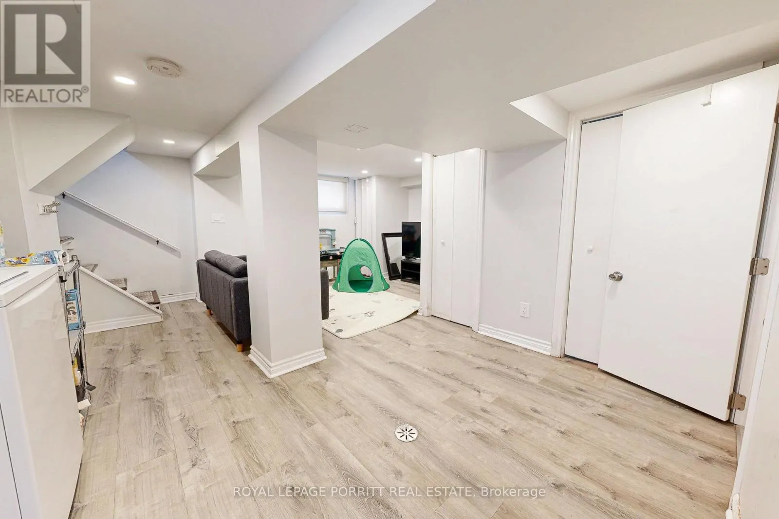 217 ALDERBRAE AVENUE
