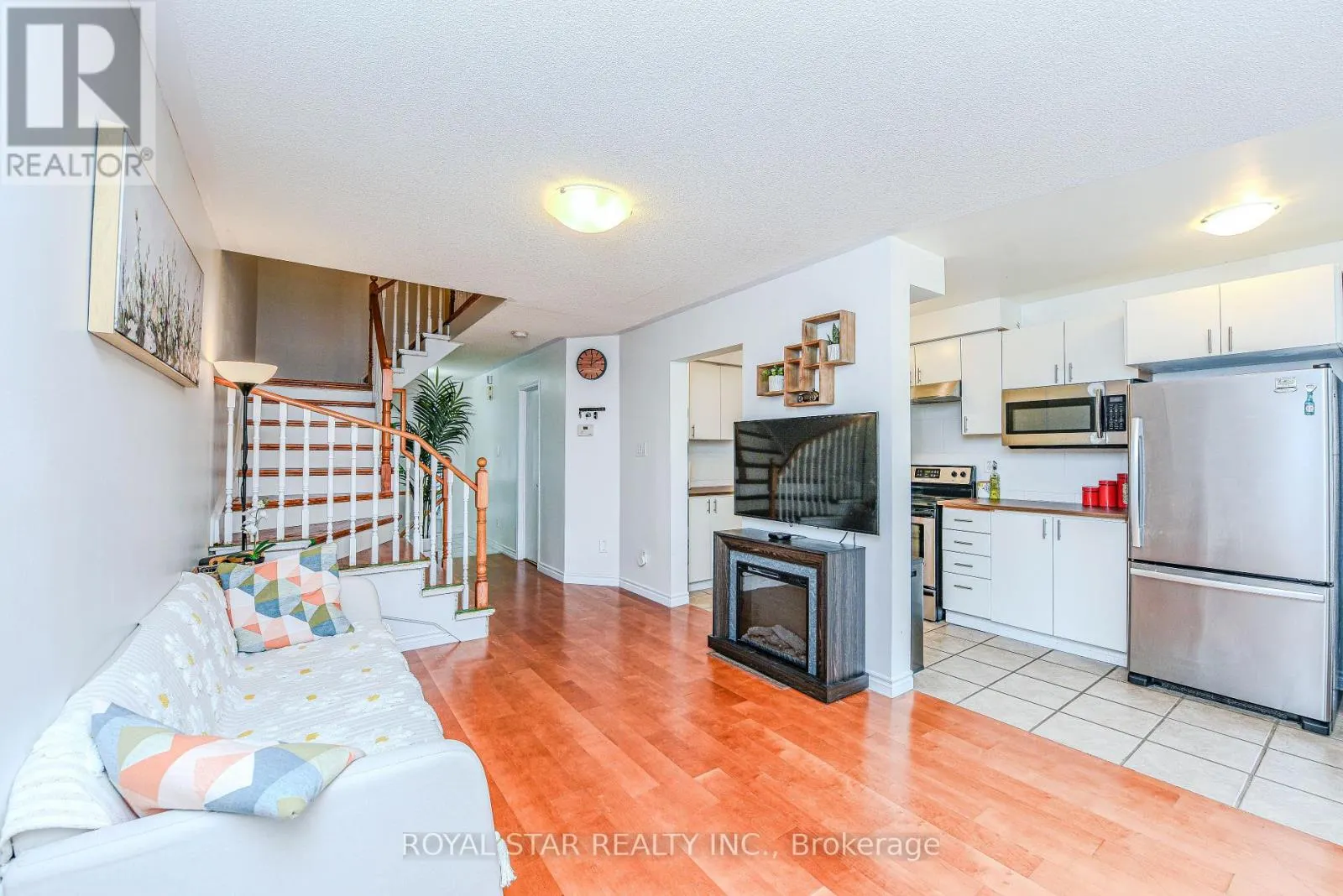 71 MUIRLAND CRESCENT