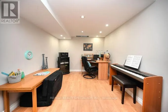 7019 GRAYDON COURT